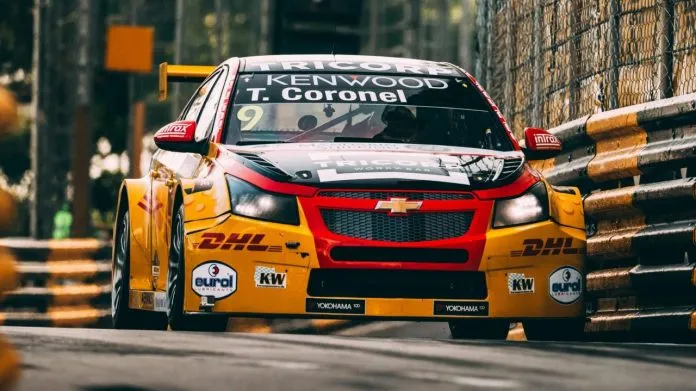 chevrolet-cruze-wtcc-tom-coronel-3-e1565612543741