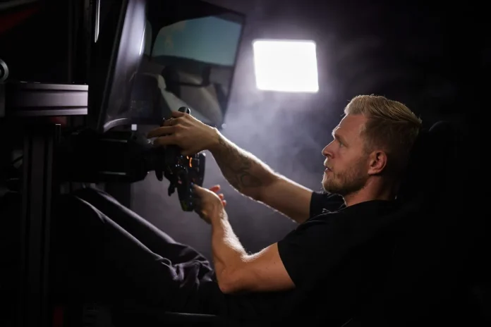 Asetek Kevin Magnussen Asetek Kevin Magnussen