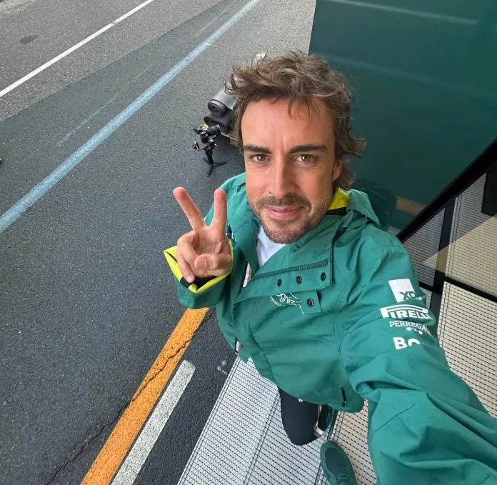alonso selfie