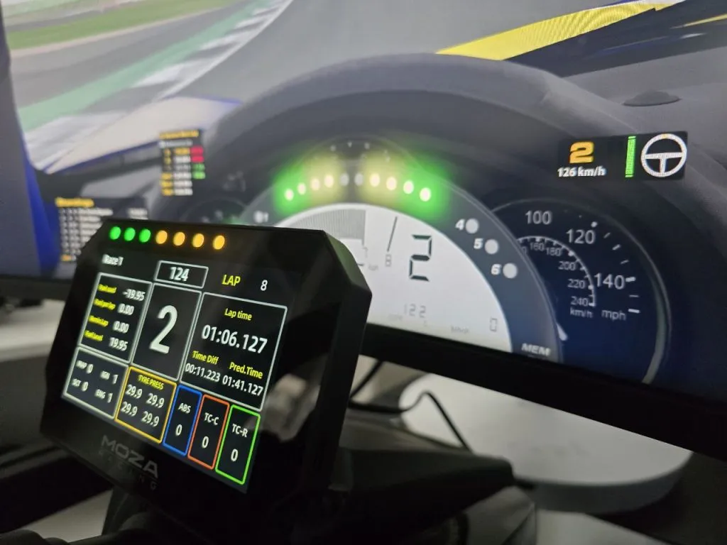 dashboard moza cm2 hd racing review 1