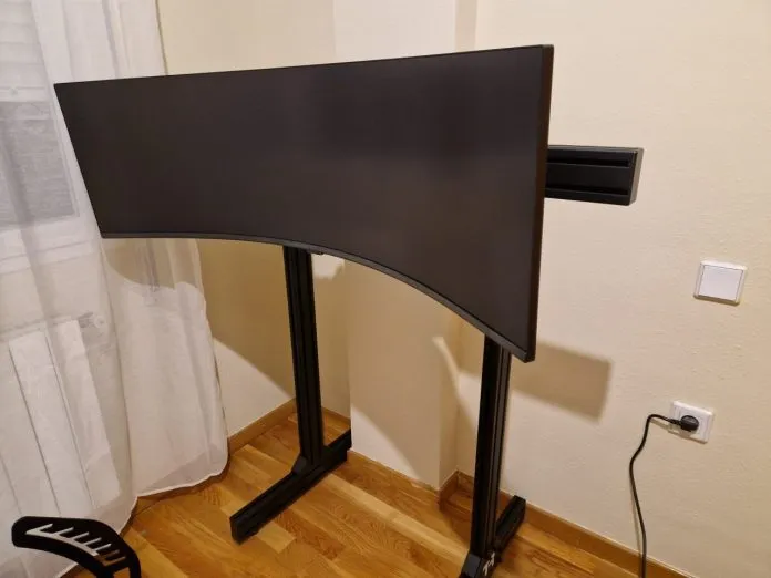 trak racer free standing triple monitor review118 211704
