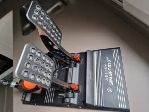 asetek simsports invicta pedals thorp ii review 161838