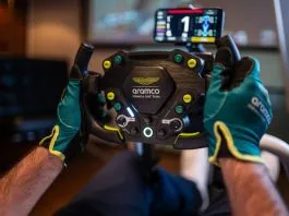 REVOSIM and Aston Martin F1 unveil a new premium customization kit REVOSIM RS Pure Direct Drive Aston Martin Aramco F1