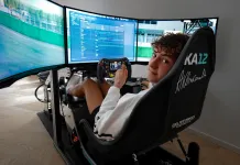 Kimi Thumbs Up Landscape 2